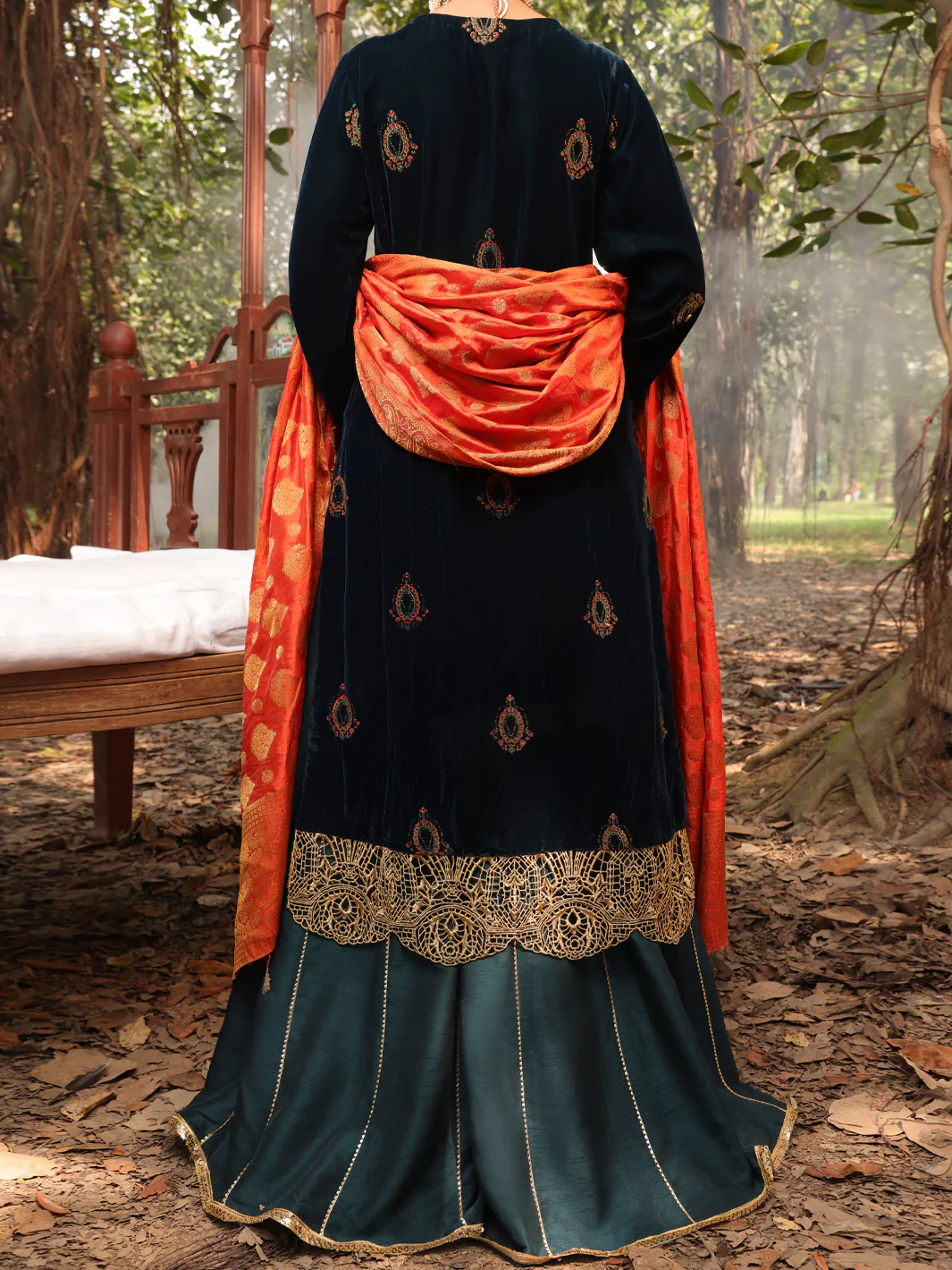 Turquoise Velvet 3 Piece Formal Unstitched - AL-3PS-LS-UN-390 - Image 2