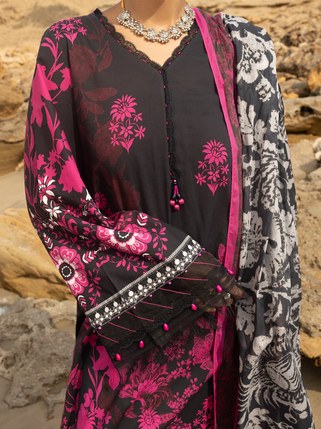 Black Lawn 2 Piece Unstitched - ALP-2PS-SLKD-UN-2255 - Image 3