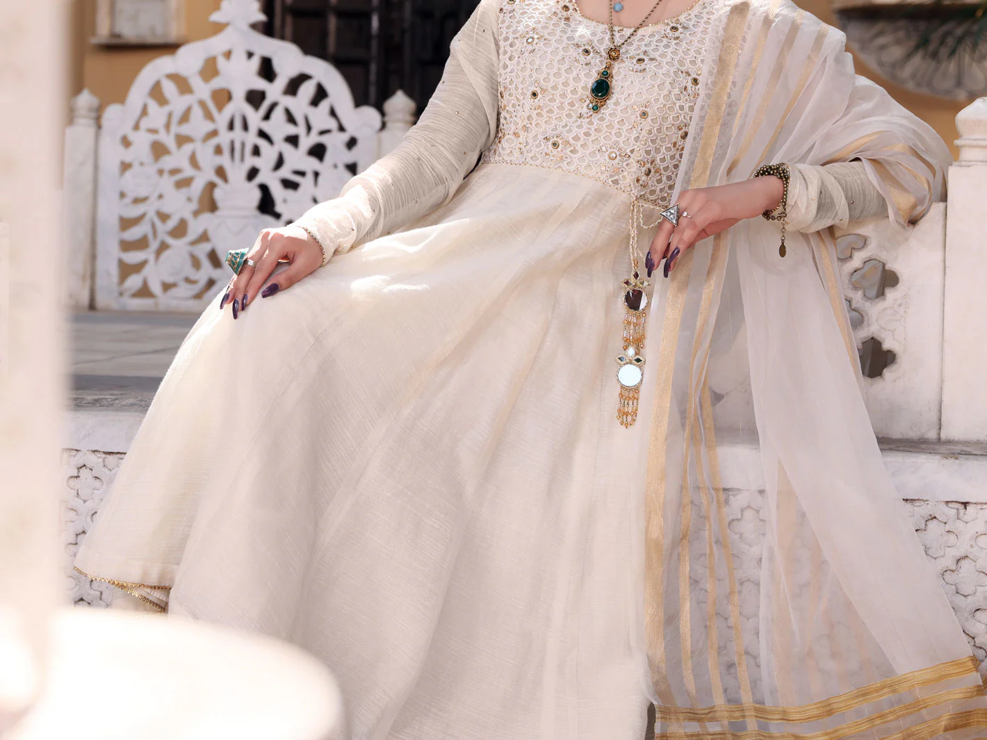 White Khaddi 3 Piece Stitched - ALP-3PS-1072/S - Image 3