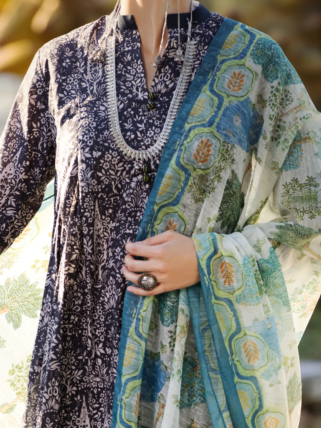 Black & Grey Lawn 3 Piece Unstitched - ALP-3PS-1507 - Image 4