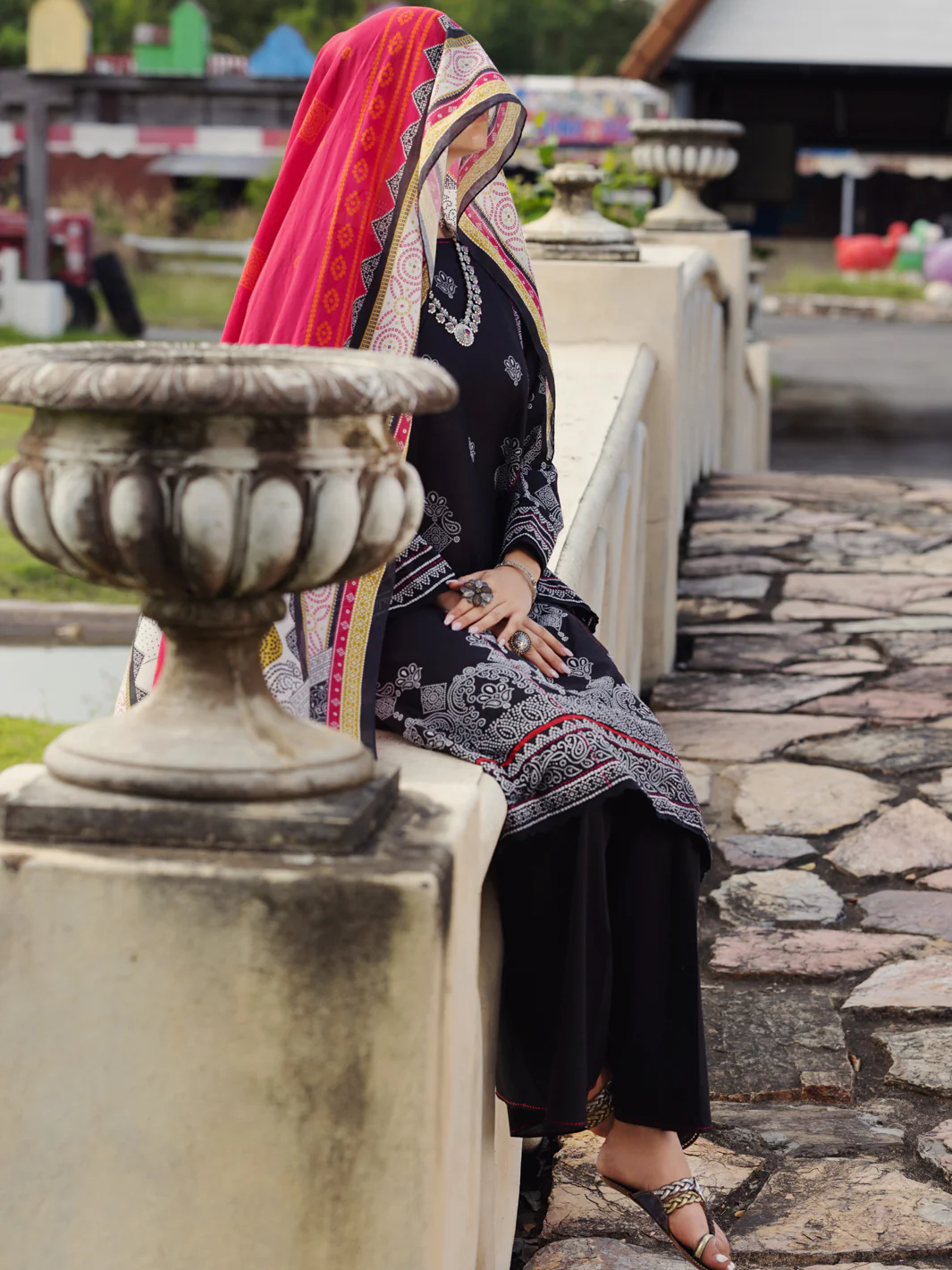 Black Lawn 3 Piece Unstitched - ALP-3PS-1512 - Image 4