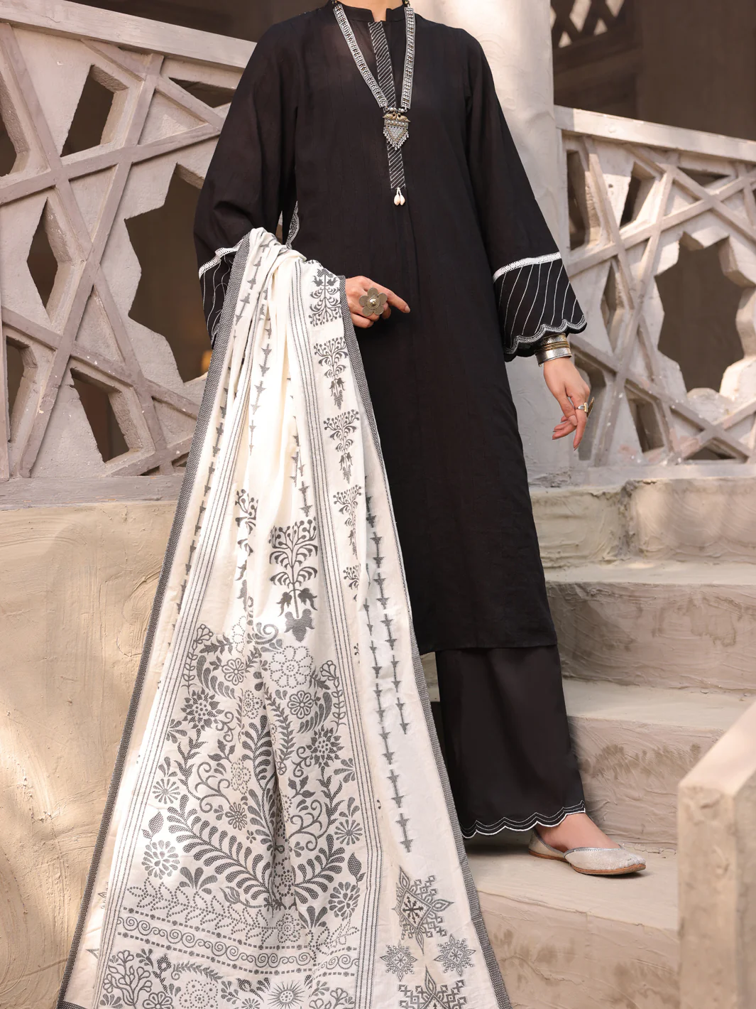 Black Lino Kara 3 Piece Stitched - ALP-3PS-1629 - Image 3