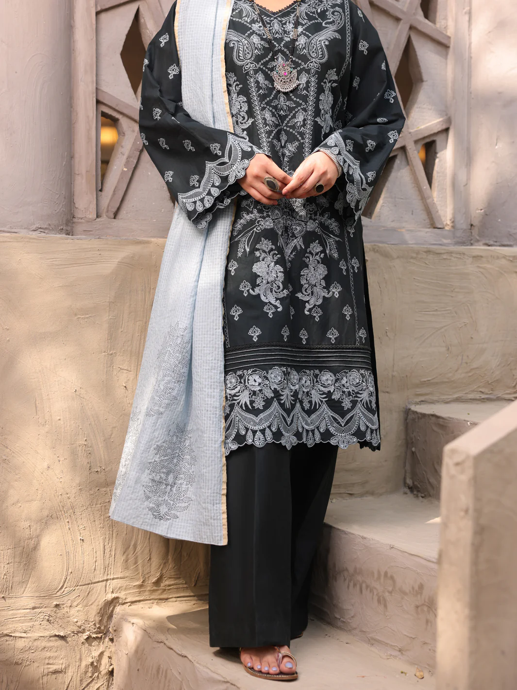 Black Cambric 3 Piece Stitched - ALP-3PS-1631 - Image 3