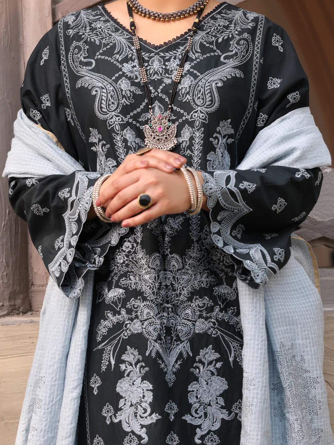 Black Cambric 3 Piece Stitched - ALP-3PS-1631 - Image 4