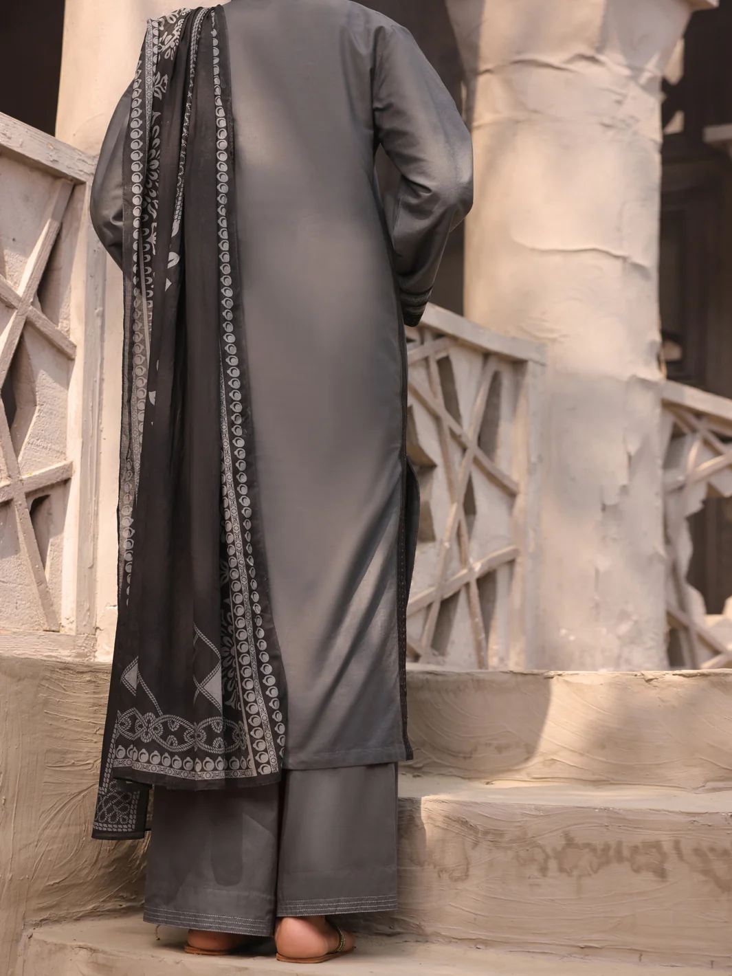 Dark Grey Cambric 3 Piece Stitched - ALP-3PS-1632 - Image 2