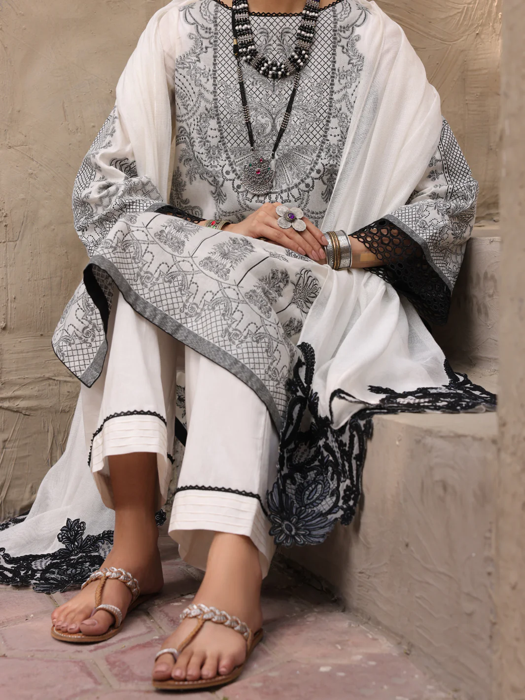 Black & White Jacquard 3 Piece Stitched - ALP-3PS-1633 - Image 3