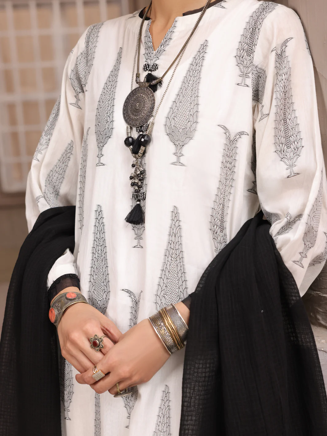 Black & White Jacquard 3 Piece Unstitched - ALP-3PS-1634 - Image 4