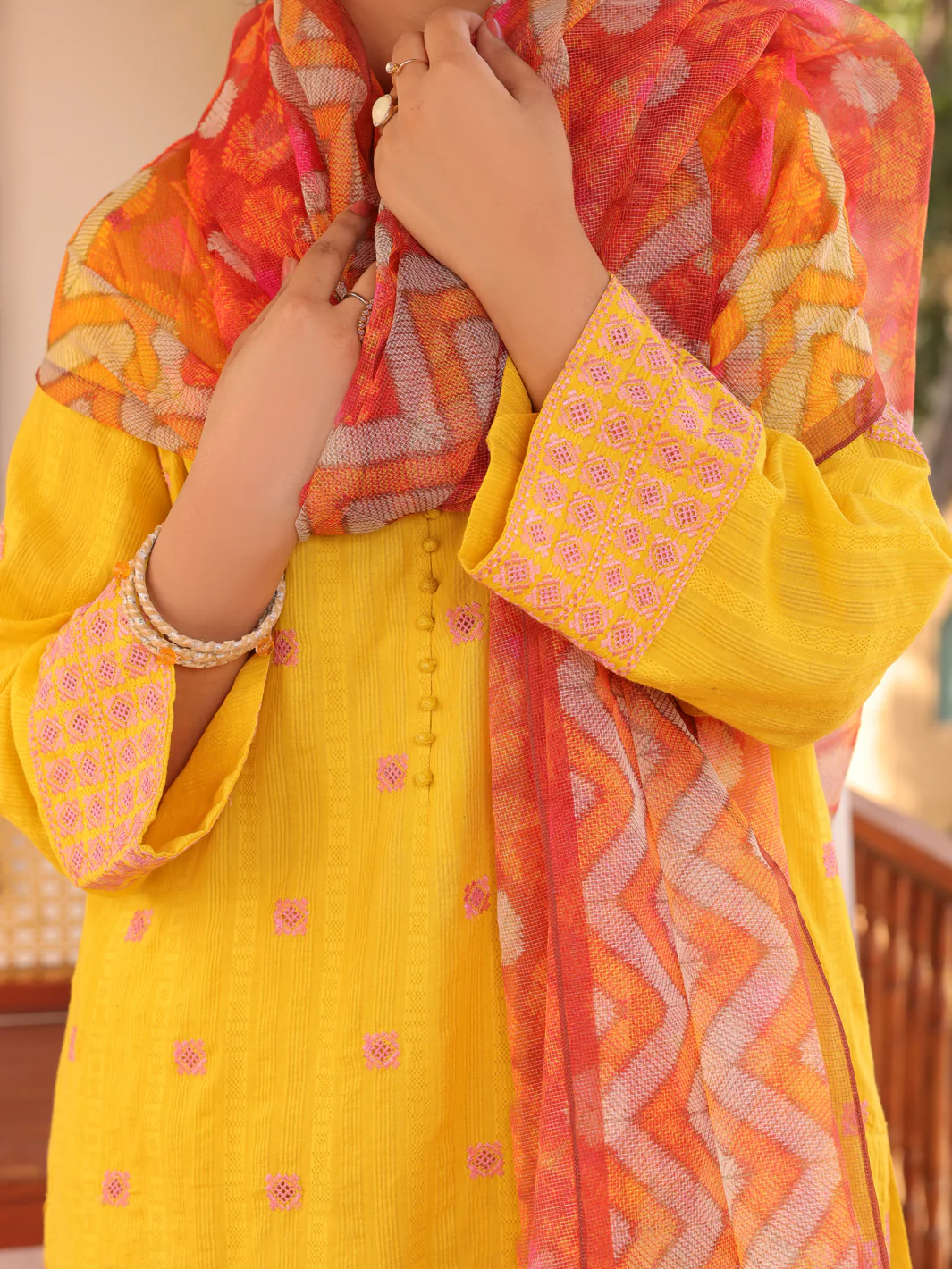 Yellow Dobby Lino Kara 3 Piece Stitched - ALP-3PS-1669 - Image 4