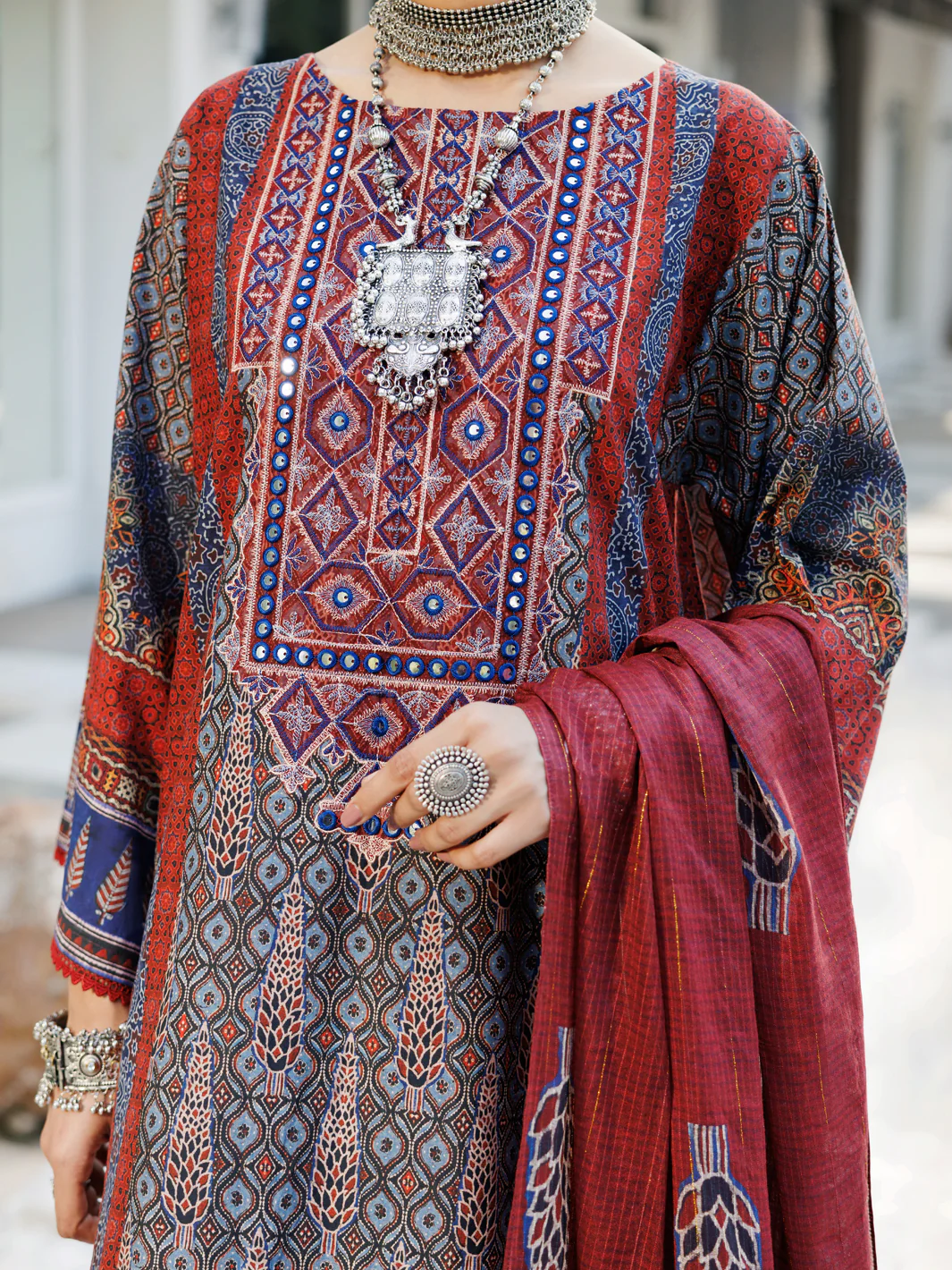 Maroon Lawn 3 Piece Stitched - ALP-3PS-2140 - Image 5