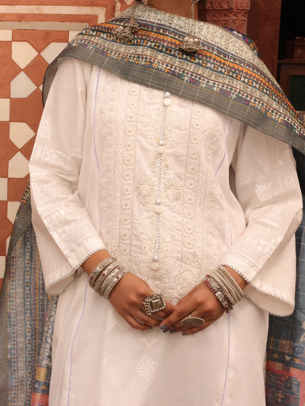 White Cambric Unstitched 3 Piece - AWP-3PS-411 - Image 3