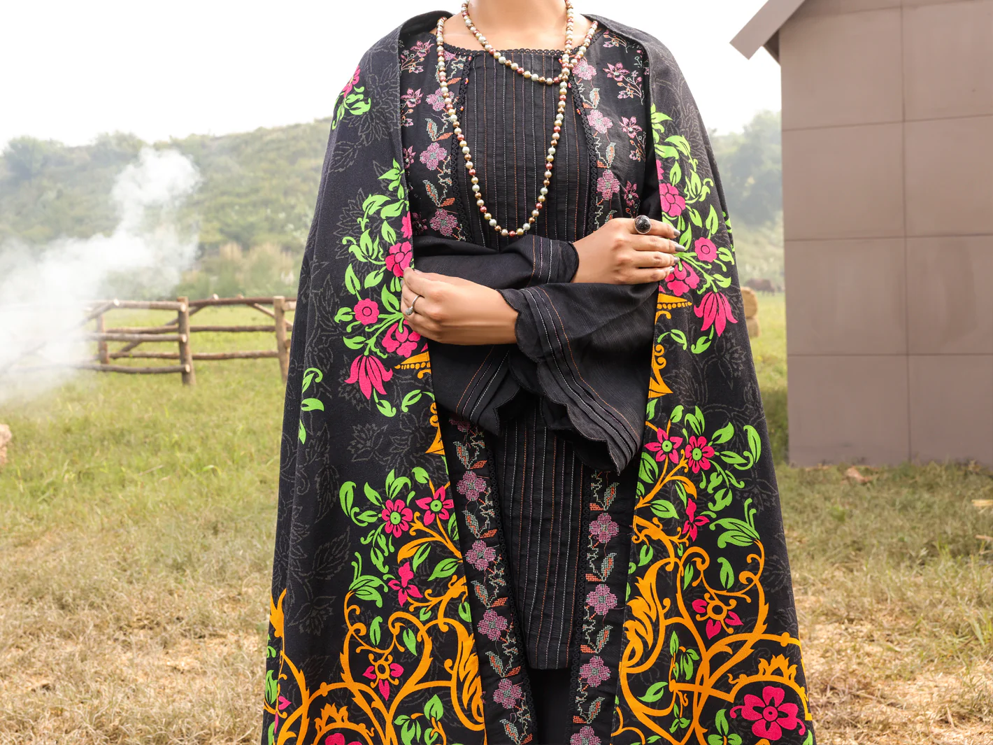 Black Khaddar Unstitched 3 Piece - AWP-3PS-414 - Image 4