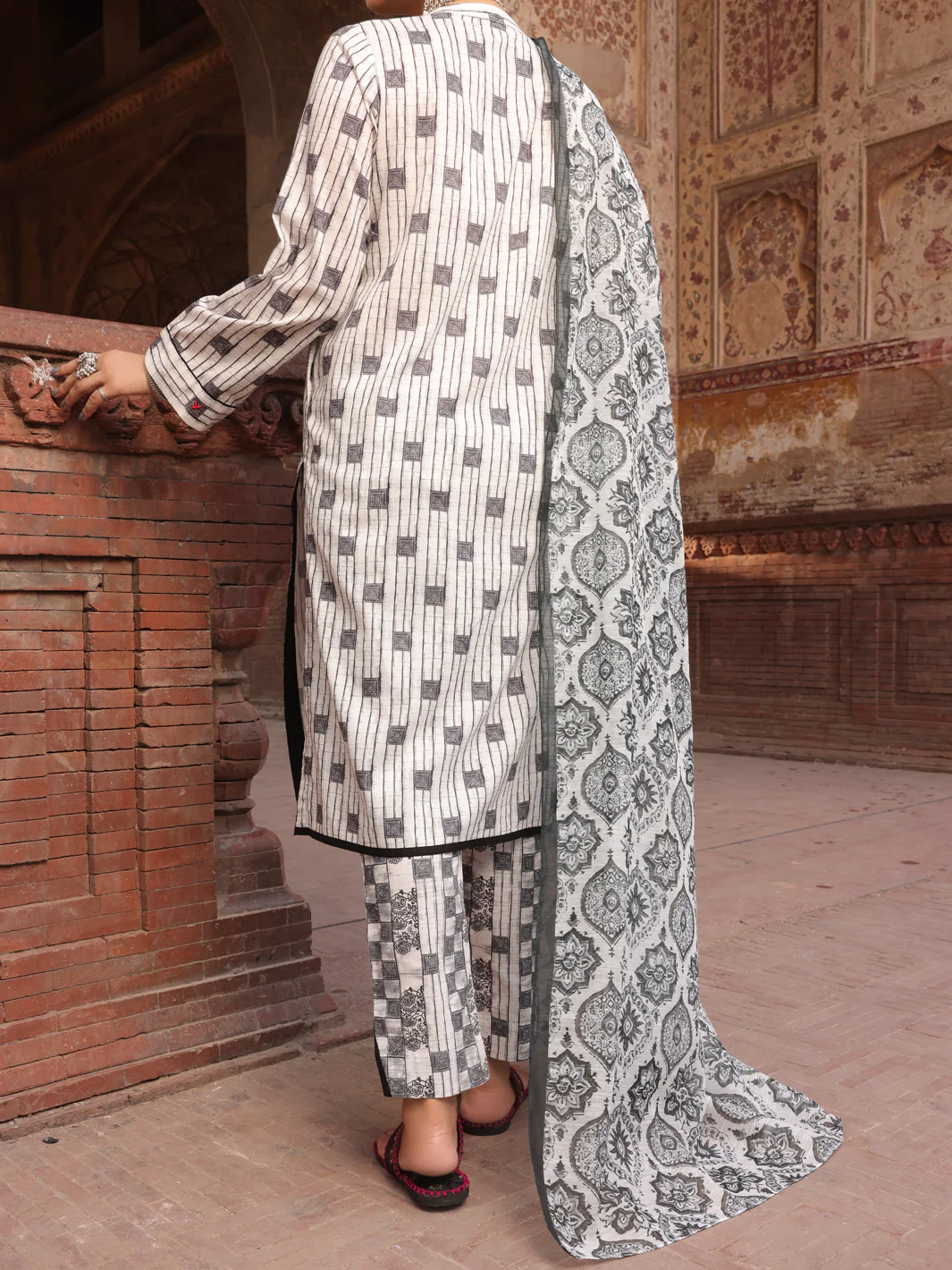 Black & White Cambric Stitched 3 Piece - AWP-3PS-503 - Image 2