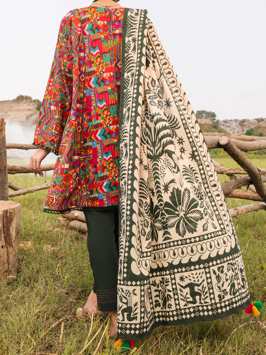 Red Khaddar Unstitched 3 Piece - AWP-3PS-511 - Image 2