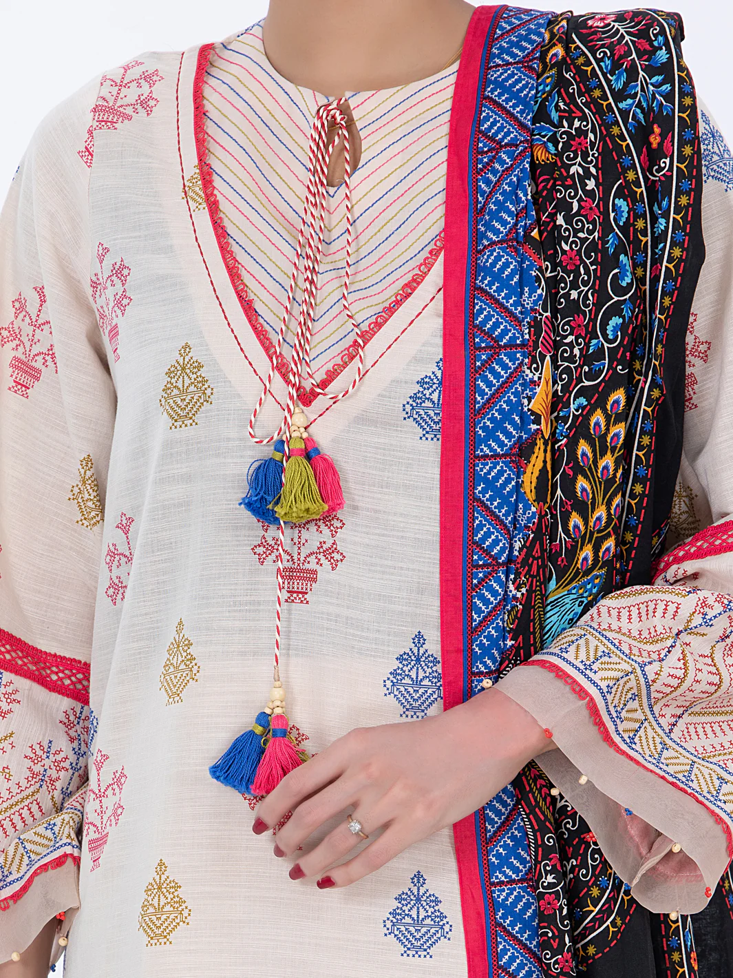 Off White Khaddar Unstitched 3 Piece - AWP-3PS-515 - Image 4