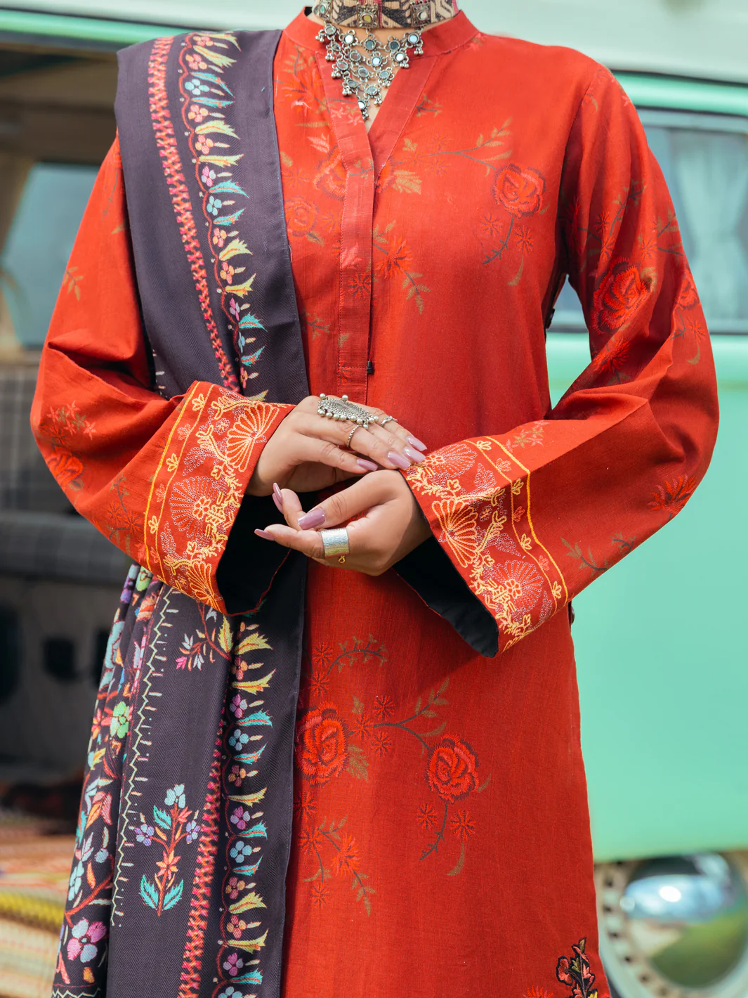 Maroon Khaddar 3 Piece Stitched - AWP-3PS-619 - Image 3