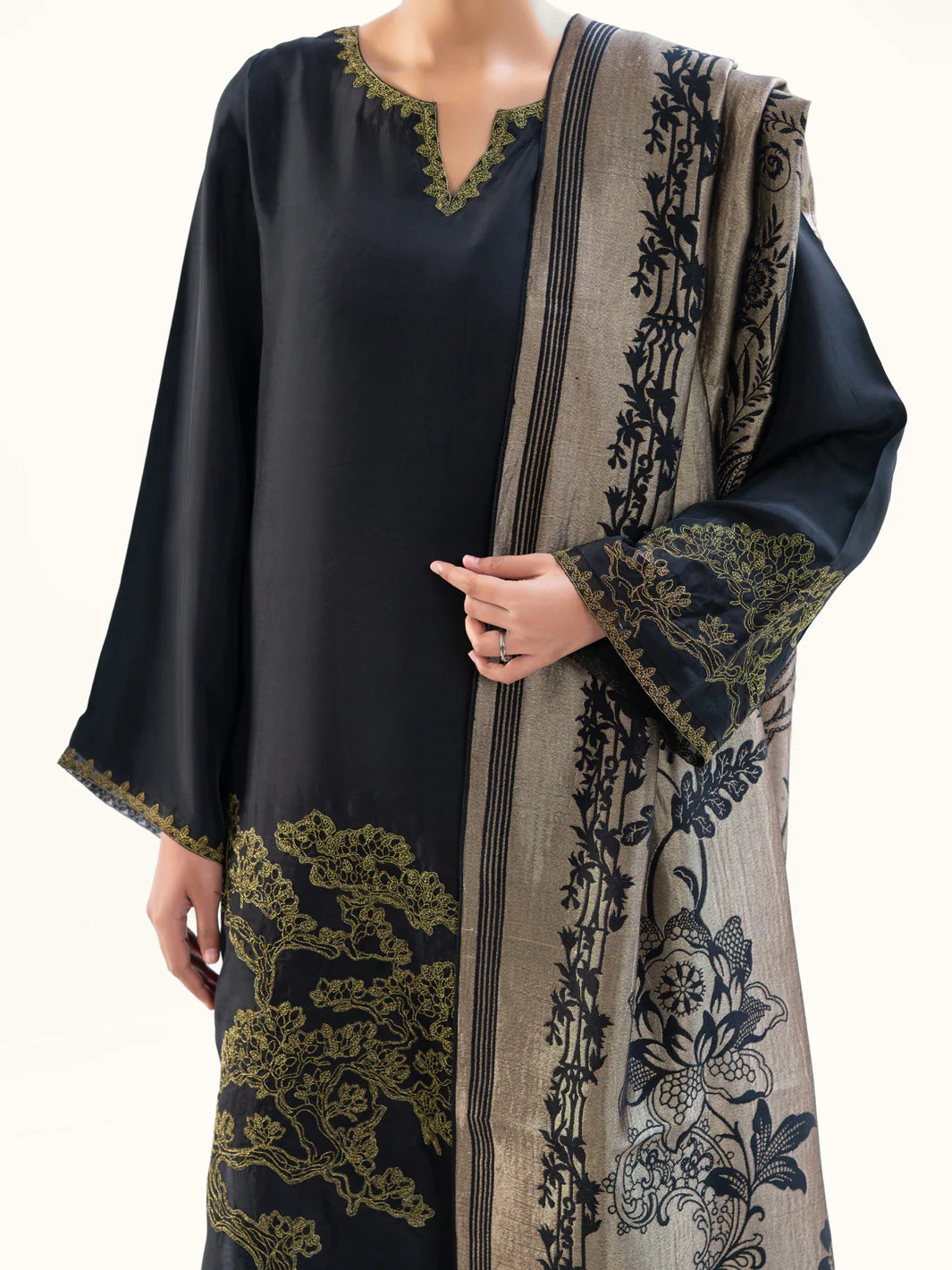 Black Taffeta Silk 3Pc Stitched - AWP-3PS-777 - Image 4