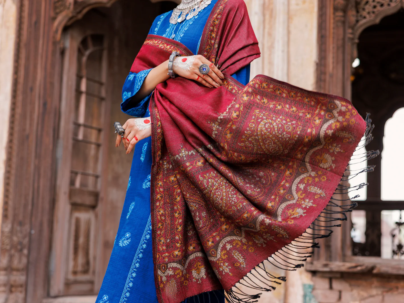 Maroon Yarn Dyed Shawl - AWP-ST-729 - Image 2